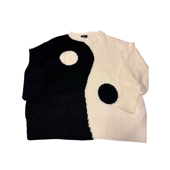 Dressed in Lala size small (oversized) yin yang gang knit sweater - EUC - Picture 3 of 11